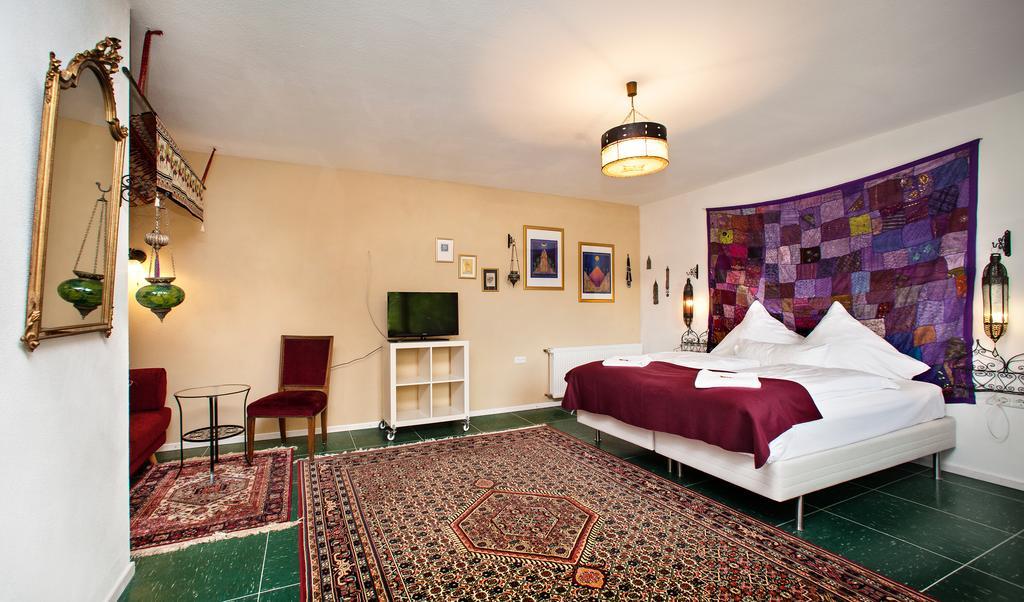 Hinter Den Spiegeln Hotell Heimbach Rom bilde