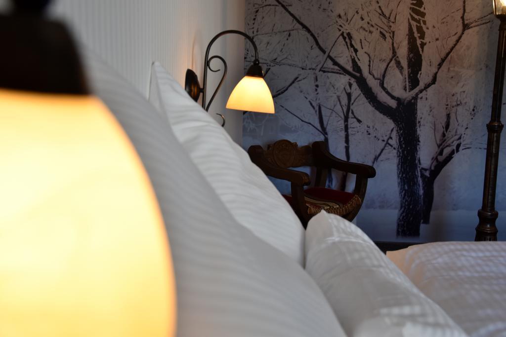 Hinter Den Spiegeln Hotell Heimbach Eksteriør bilde